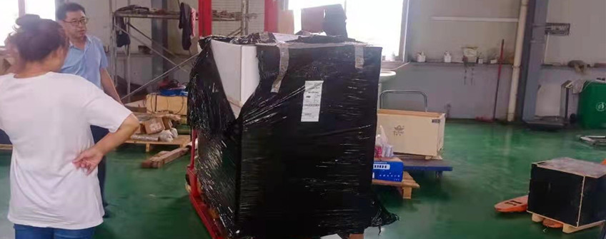 意大利注塑机配件上；〗谇骞
